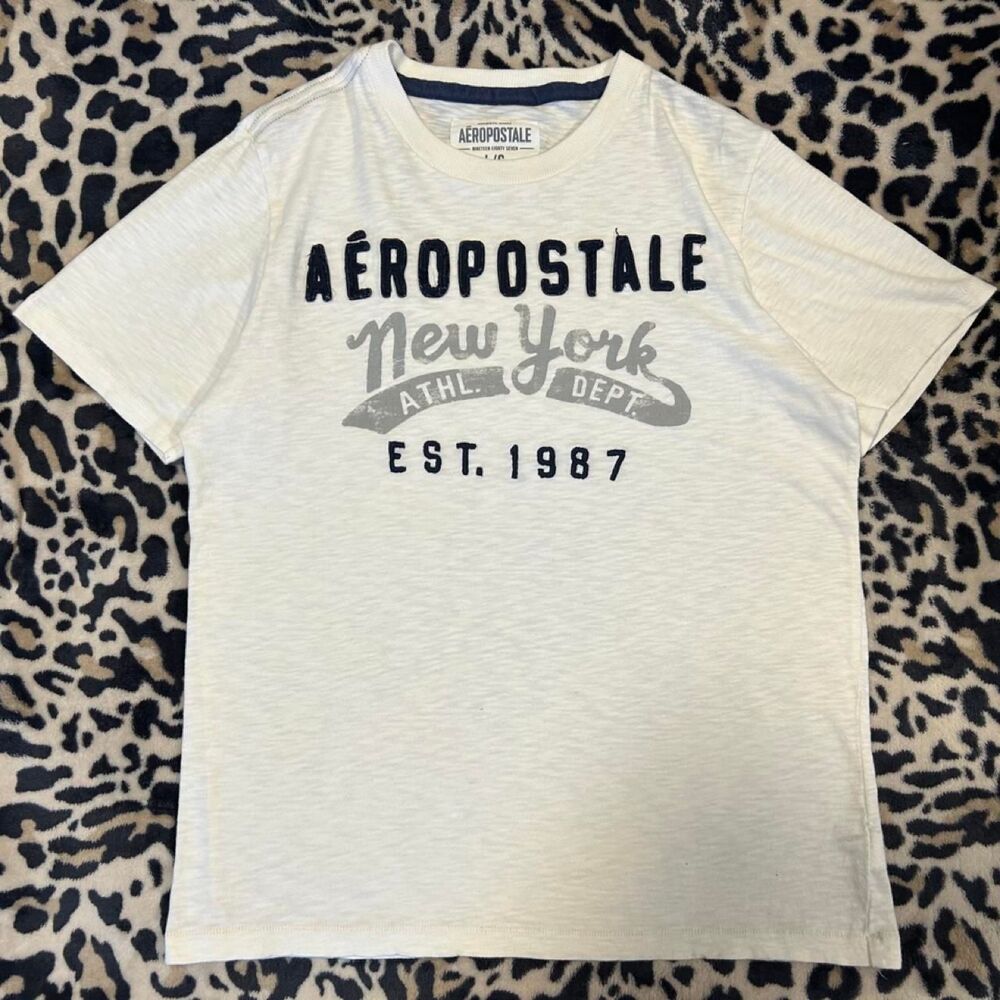 Aeropostale Men's White and Grey T-shirt